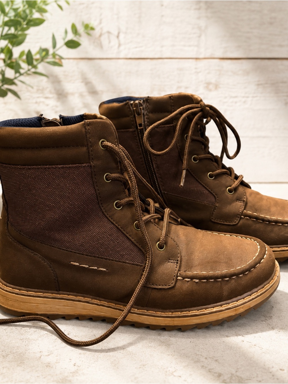 Highland Creek "Beau" Big Kids‎ Moc-Toe High-Top FALL Ready Sz.4